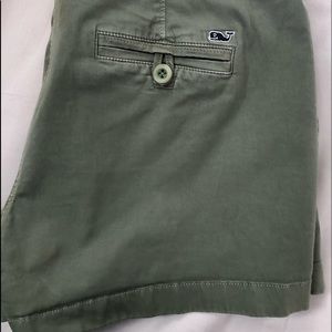 Vineyard vines sage olive 3.5 inch shorts